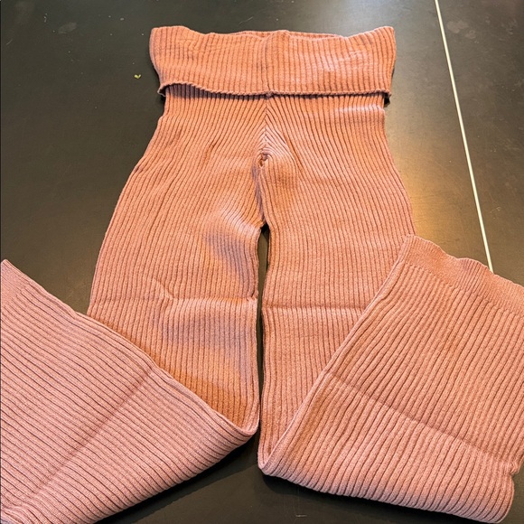 Pink Rose Ribbed Knit Wide Leg Set in Mauve Bloom. - Picture 5 of 7